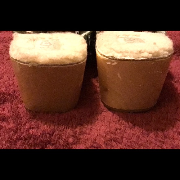 Women’s sea foam-green Sherpa lined ~UGG clogs/ 7 - Picture 5 of 7